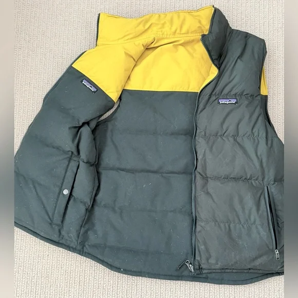Patagonia Men's Two-Tone Puffer Vest - Picture 9 of 11